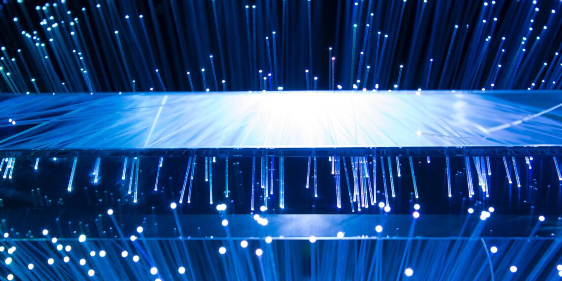 spot lámpák kék háttérben