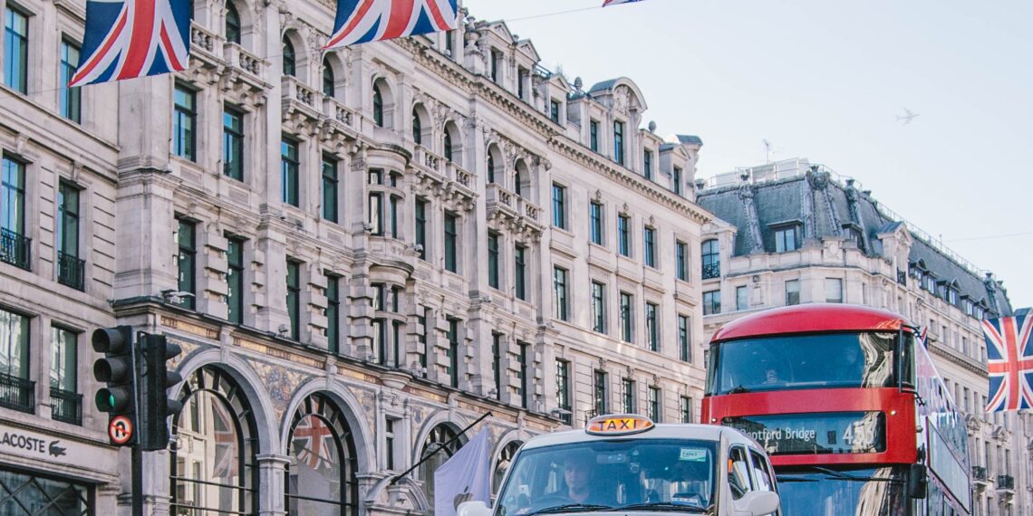 Egyesült Királyság zászló, busz, taxi