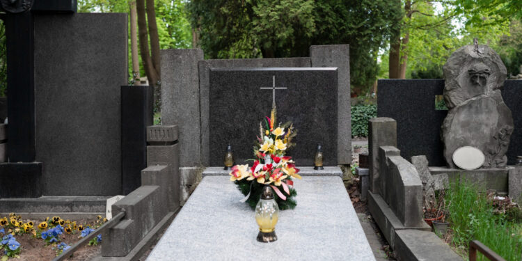 Egészségpénztárból temetés? Nagy segítség lehet!