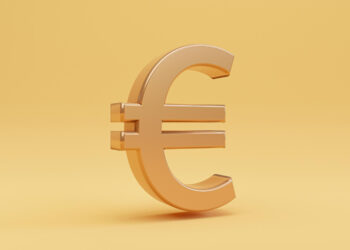 Erősödött a forint – váltsunk most eurót a nyaralásra?